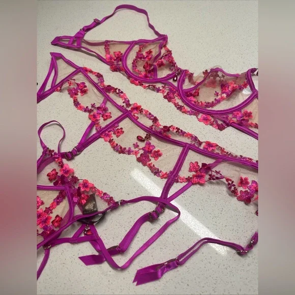 SOLD Honey Birdette Floral Lingerie Set Garter 34D Small - Picture 13 of 13